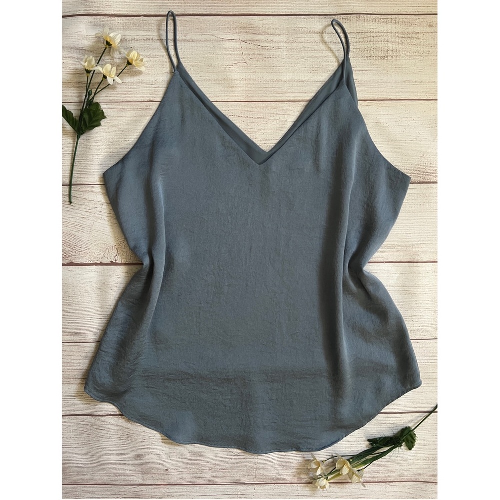 EXPRESS V-Neck Sleeveless Top